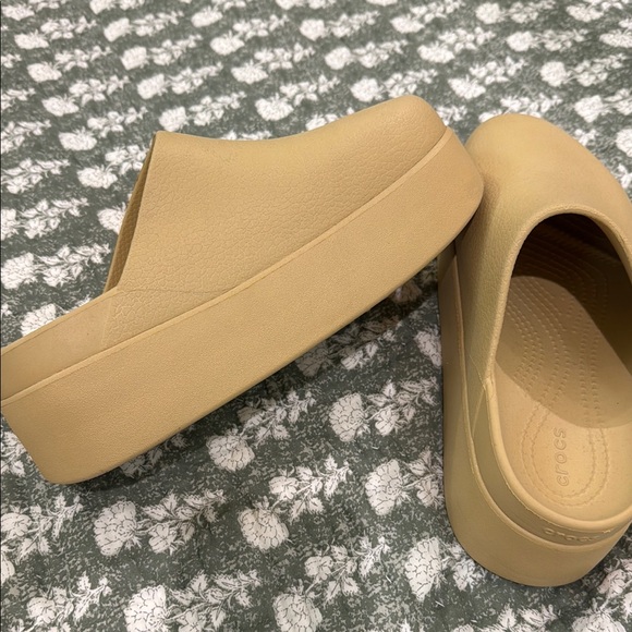 Crocs Clogs - Picture 3 of 5